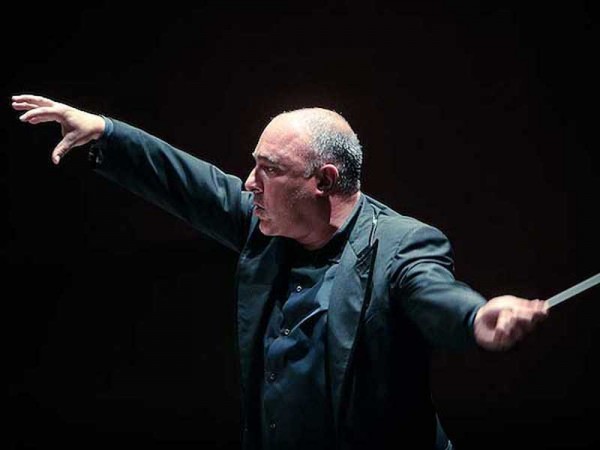 Ernest Martinez-Izquierdo à la tête de l'Orchestre de l'Opéra de Toulon